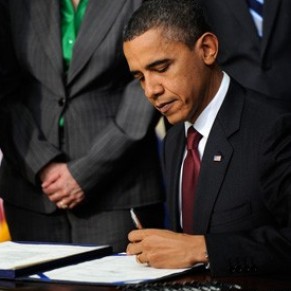 Obama signe l'abrogation, le Pentagone prpare le changement