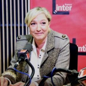 <I>Pourquoi pas la polygamie!</I>, lance Marine Le Pen sur France Inter