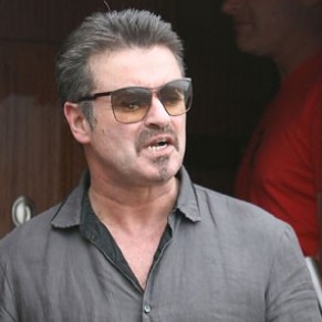 George Michael doit reporter le reste de sa tournée à cause d'une pneumonie
