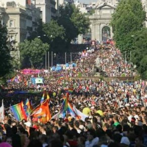 Le mariage homosexuel au coeur de la Gay Pride de Madrid  - Oui, je le veux