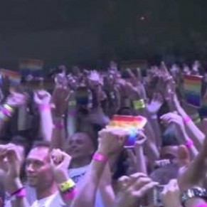 Madonna sous la menace de poursuites pour son soutien aux gays