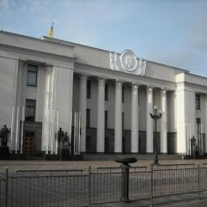 Adoption d'un projet de loi contre la <I>propagande homosexuelle</I>