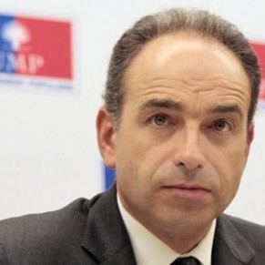 Copé demande à Hollande de reporter l'examen du texte