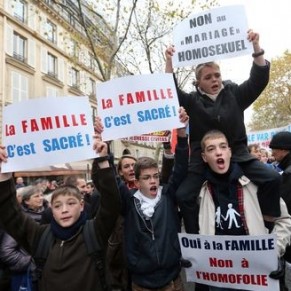 Homosexualités et socialisme dénonce une niche fiscale promise aux donateurs de Civitas