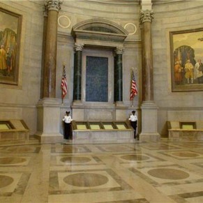 Les 4 plaignants vont voir le manuscrit de la Constitution