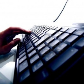 Vague de commentaires homophobes sur les forums d'E-llico.com - Homophobie