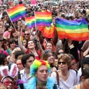 Manifestations des pro et des anti-mariage homo mardi, jour du vote de la loi