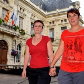 Le PS dnonce la maire de Bollne - Refus de mariage homosexuel