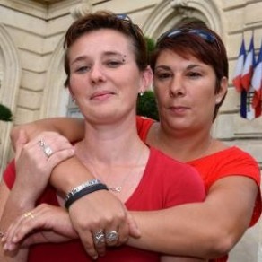 Les deux femmes que la maire refusait de marier se sont dit Oui - Bollne