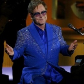 Des islamistes protestent contre un concert du <I>sodomite</I> Elton John