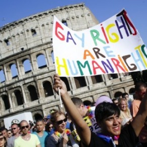 Un tribunal reconnat pour la premire fois un mariage homosexuel - Italie