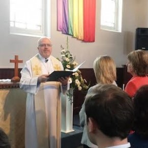 Premiier mariage religieux de mme sexe en Angleterre