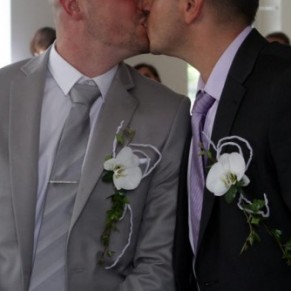 Le mariage gay se porte bien en France, un an aprs sa lgalisation - Anniversaire