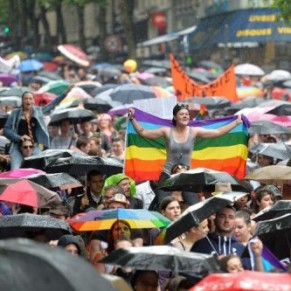 La marche des fiertés a débuté à Paris sous une pluie battante