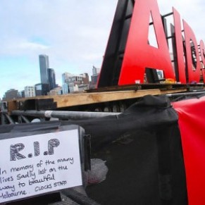 Ouverture de la confrence sur le sida avec un hommage aux morts du vol MH17 - Melbourne