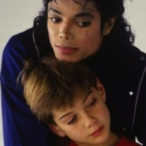 Un homme veut poursuivre Michael Jackson pour abus sexuel, 5 ans aprs sa mort - Etats-Unis