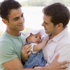 Les familles homoparentales, des familles  part entire pour 6 Franais sur 10 - Sondage