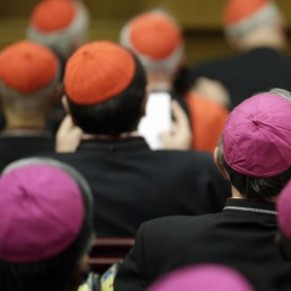 Pas de retour en arrire en dpit de blocages, selon les analystes au Vatican