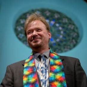 L'Eglise mthodiste rinstalle un pasteur exclu pour mariage gay - Etats-Unis