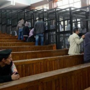 26 hommes souponns d'homosexualit jugs pour dbauche - Egypte
