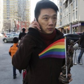 La justice condamne une clinique pratiquant des traitements censs soigner l'homosexualit - Chine