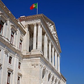 Le Parlement refuse le droit  l'adoption pour les couples homosexuels - Portugal