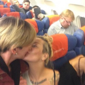 Le club lesbien de l'auteure du selfie narguant un dput homophobe dans le collimateur de l'Etat - Saint-Ptersbourg 