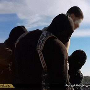 Le groupe Etat Islamique dcapite trois hommes, dont deux pour homosexualit - Syrie 