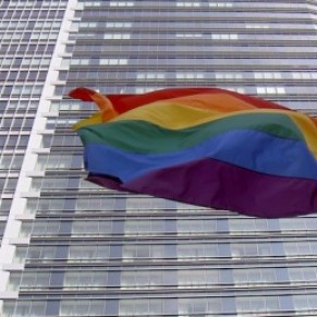 Trois nouveaux signataires de la charte contre l'homophobie en entreprise - AXA, Sodexo et Thomson Reuters