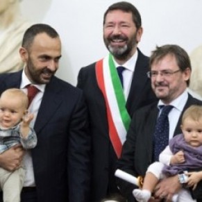Le maire de Rome va clbrer des unions civiles lors d'une crmonie collective - Italie
