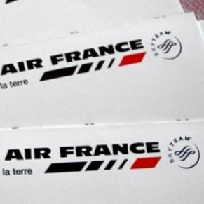 Air France demande un moratoire sur la taxe sur les billets d'avion - Solidarit / Sida 