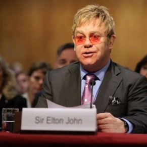 Elton John pense qu'il verra le sida radiqu de son vivant, si les efforts continuent - VIH