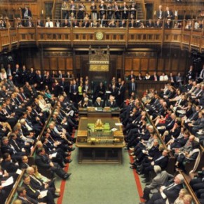 La nouvelle Chambre des Communes compte 4,9% d'lus ouvertement gay  - Grande-Bretagne