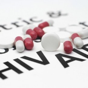 Prendre les antirtroviraux ds le diagnostic rduit la mortalit - VIH / Sida