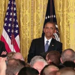 Obama interrompu lors d'une rception pour les LGBT  la Maison Blanche - Etats-Unis
