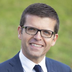 Luc Carvounas est le premier parlementaire franais  pouser son compagnon - Snat 
