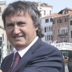 Le maire de Venise interdit des livres pour enfants, vives ractions - Italie