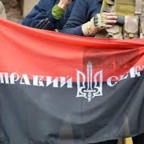 Bras de fer entre la police et des ultranationalistes homophobes - Ukraine