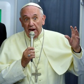 Le pape plaide pour le droit  l'objection de conscience pour Kim Davis