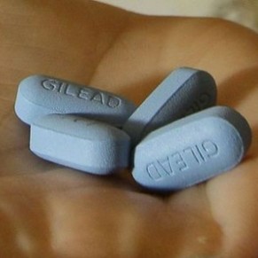 Feu vert de l'Assemble  des traitements prventifs contre le VIH dans des centres spcialiss - Sant gay