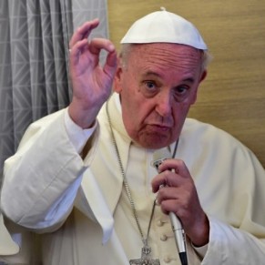 Le pape Franois reconnat la <I>perplexit</I> de l'Eglise sur le  prservatif - Sida