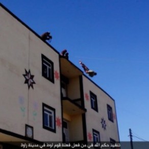 Encore un homosexuel prsum jet du toit d'un immeuble par le groupe Etat islamique  - Irak 