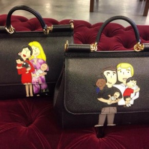 Dolce & Gabbana sortent une gamme d'accessoires arborant des familles homoparentales - Mode / Italie 