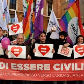 Les associations gays s'opposent  une union sans possibilit d'adopter - Italie 