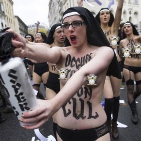 Une association catholique perd son procs contre six Femen - Mariage gay