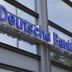Deutsche Bank gle des embauches, jugeant une loi discriminatoire envers les LGBT