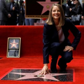 Jodie Foster inaugure son toile sur Hollywood Boulevard                 - Cinma 