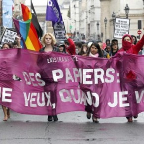 Trans en France, une vie de discriminations - Reportage