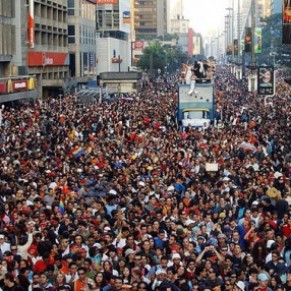 Des centaines de milliers de personnes pour le dfil de la Fiert Gay  - Sao Paulo
