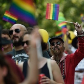 Gay pride  Bucarest sur fond de mouvement anti-mariage homosexuel - Roumanie